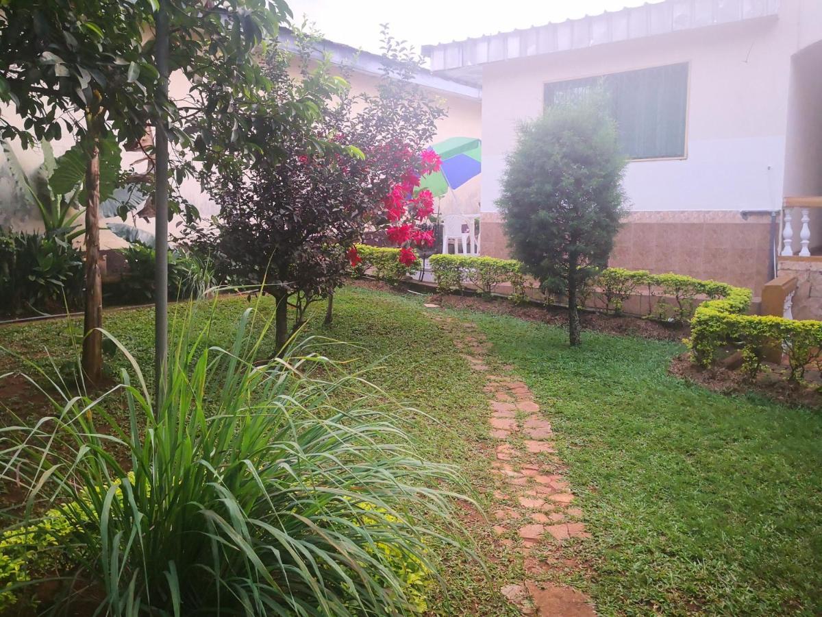 Tout Confort Avec Jardin Entree Bastos Yaounde Exterior photo